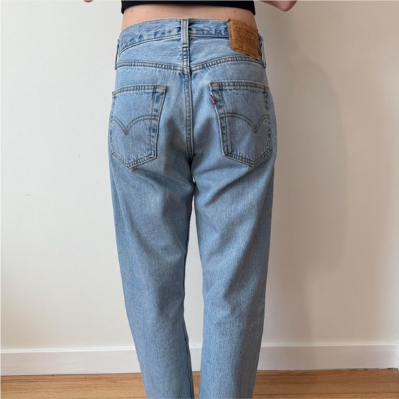 90s Vintage Levi’s 501 Light Wash Jeans - Picture 3 of 14